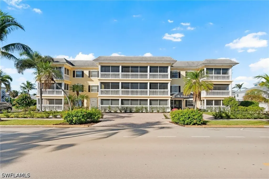 666 3rd Street S Naples FL 34102