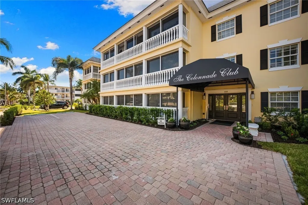 666 3rd Street S Naples FL 34102