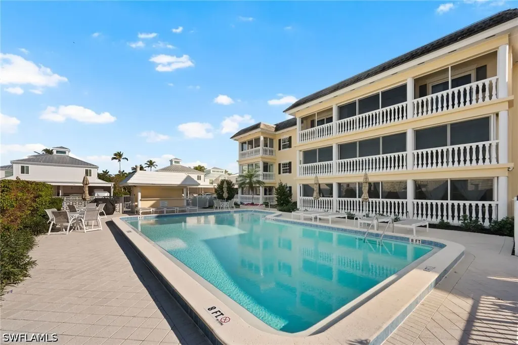 666 3rd Street S Naples FL 34102