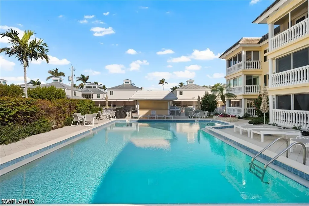 666 3rd Street S Naples FL 34102