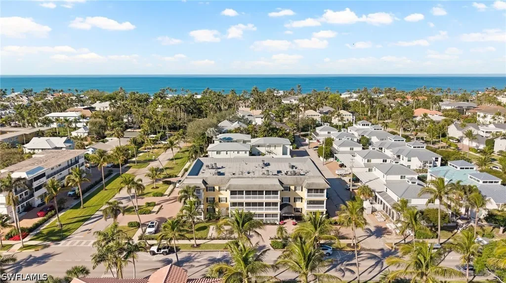 666 3rd Street S Naples FL 34102