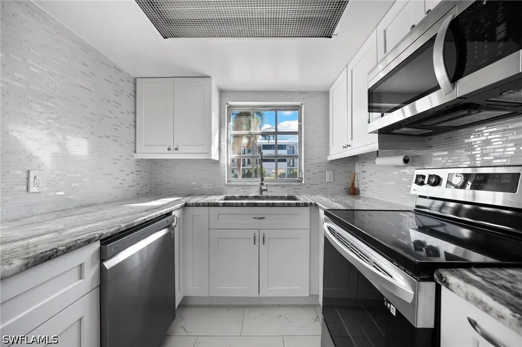 666 3rd Street S Naples FL 34102
