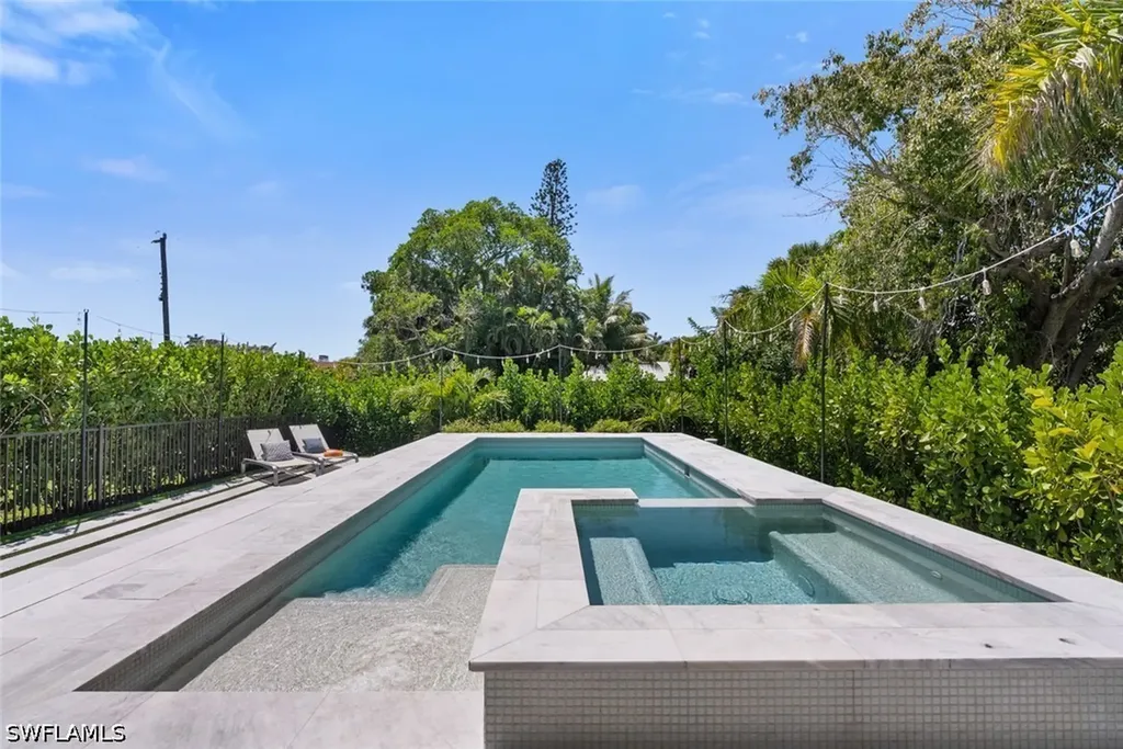 1984 Frederick Street Naples FL 34112