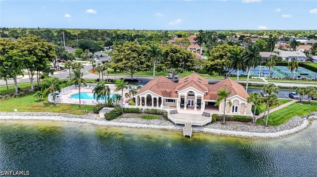 3330 W Crown Pointe Boulevard Naples FL 34112