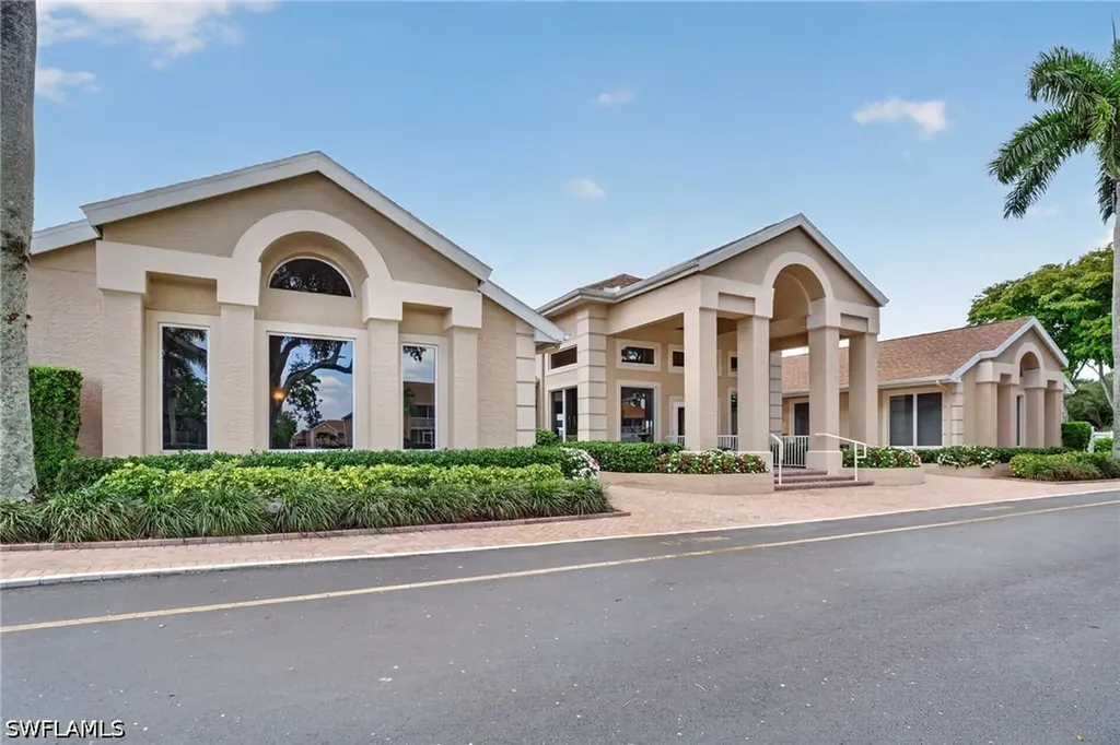 3330 W Crown Pointe Boulevard Naples FL 34112
