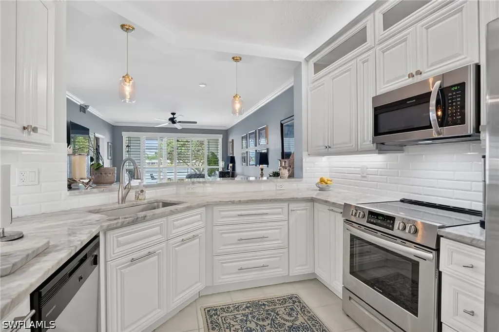3330 W Crown Pointe Boulevard Naples FL 34112