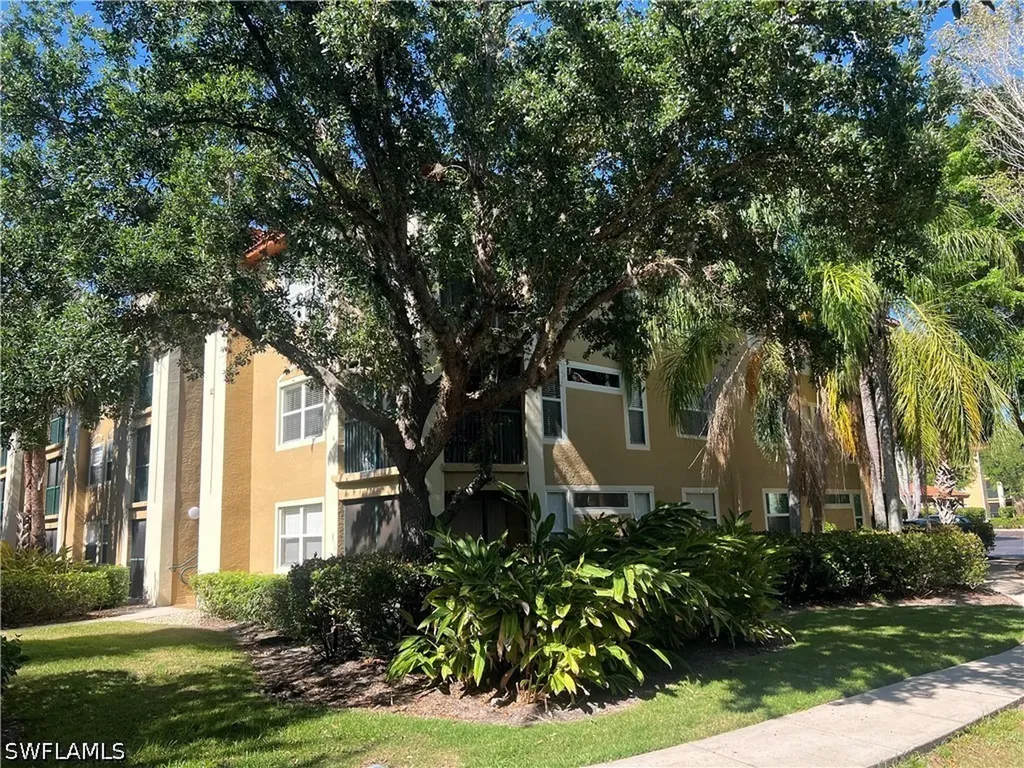 8960 Colonnades Court E Bonita Springs FL 34135