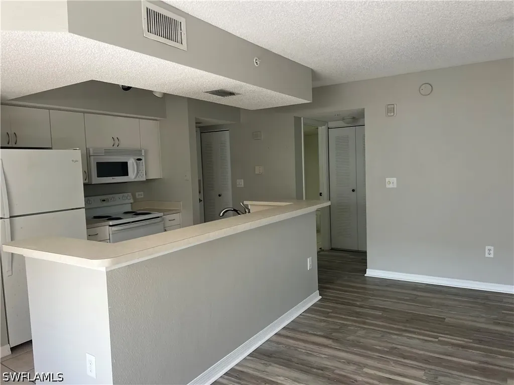 8960 Colonnades Court E Bonita Springs FL 34135