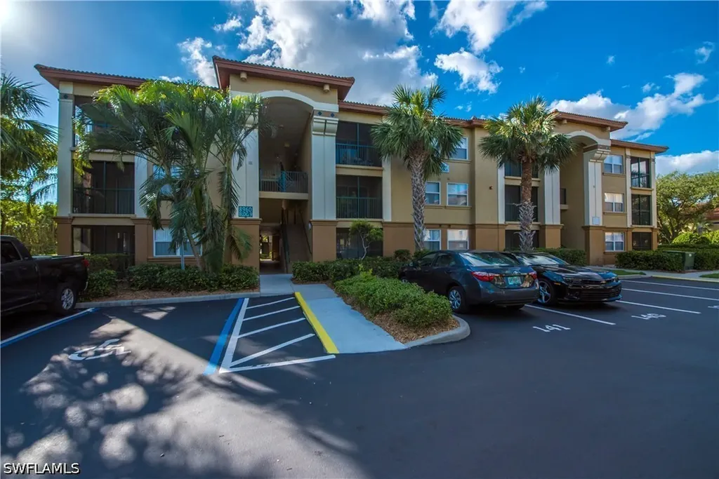 8960 Colonnades Court E Bonita Springs FL 34135