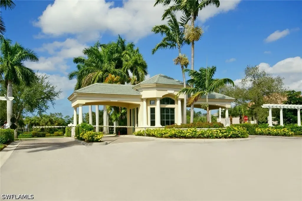 2220 Chesterbrook Court Naples FL 34109