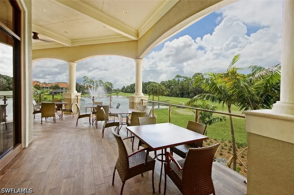 2220 Chesterbrook Court Naples FL 34109