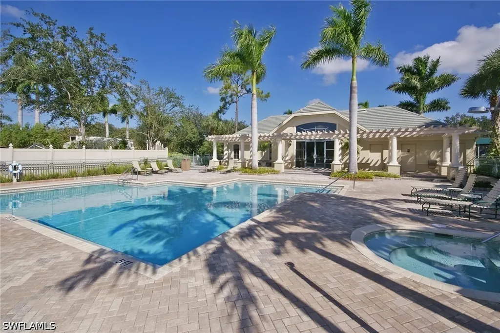 2220 Chesterbrook Court Naples FL 34109