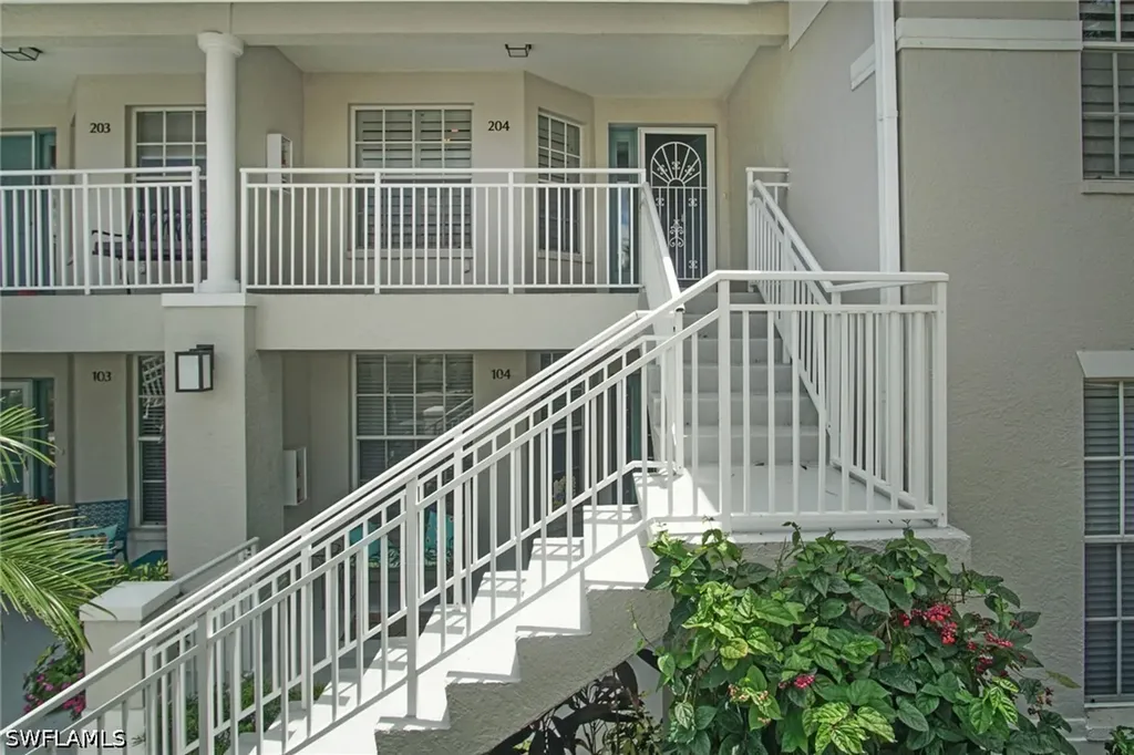 2220 Chesterbrook Court Naples FL 34109