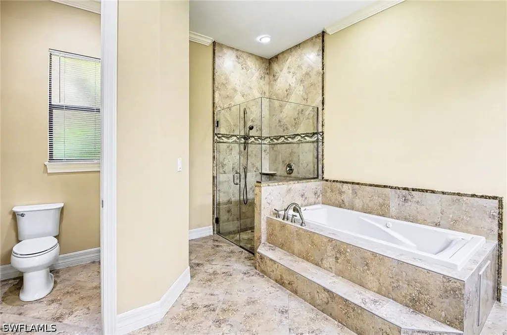 672 Fairway Terrace Naples FL 34103