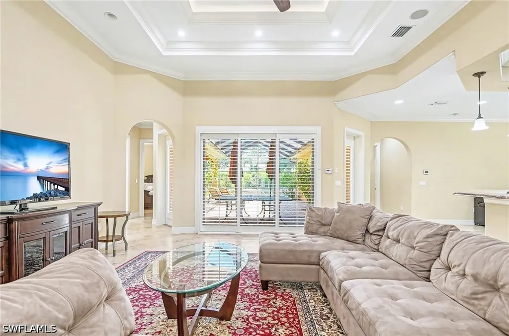 672 Fairway Terrace Naples FL 34103