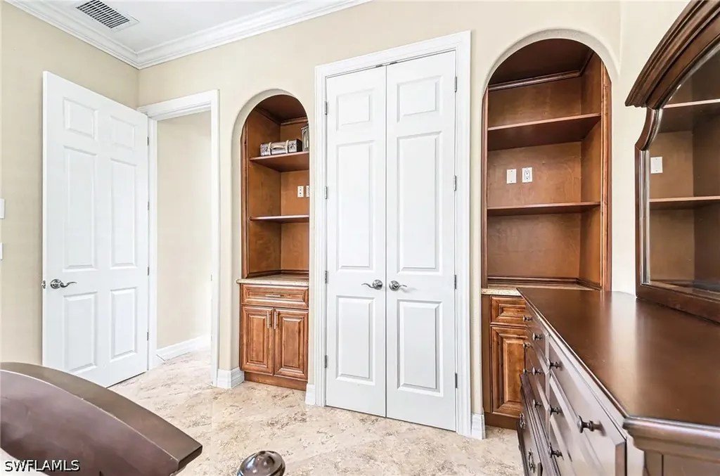 672 Fairway Terrace Naples FL 34103