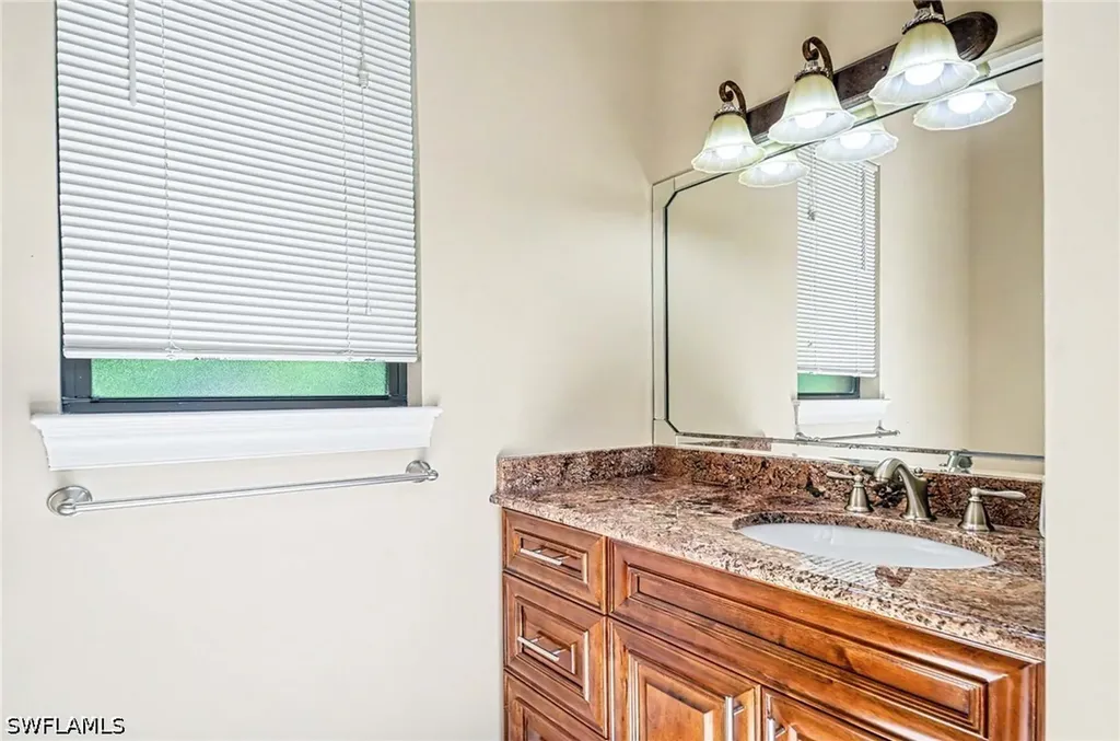 672 Fairway Terrace Naples FL 34103