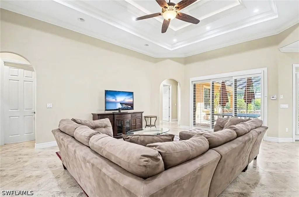 672 Fairway Terrace Naples FL 34103