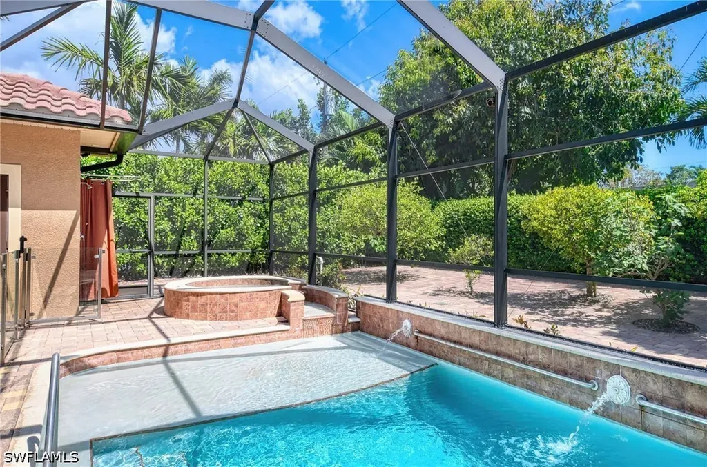 672 Fairway Terrace Naples FL 34103