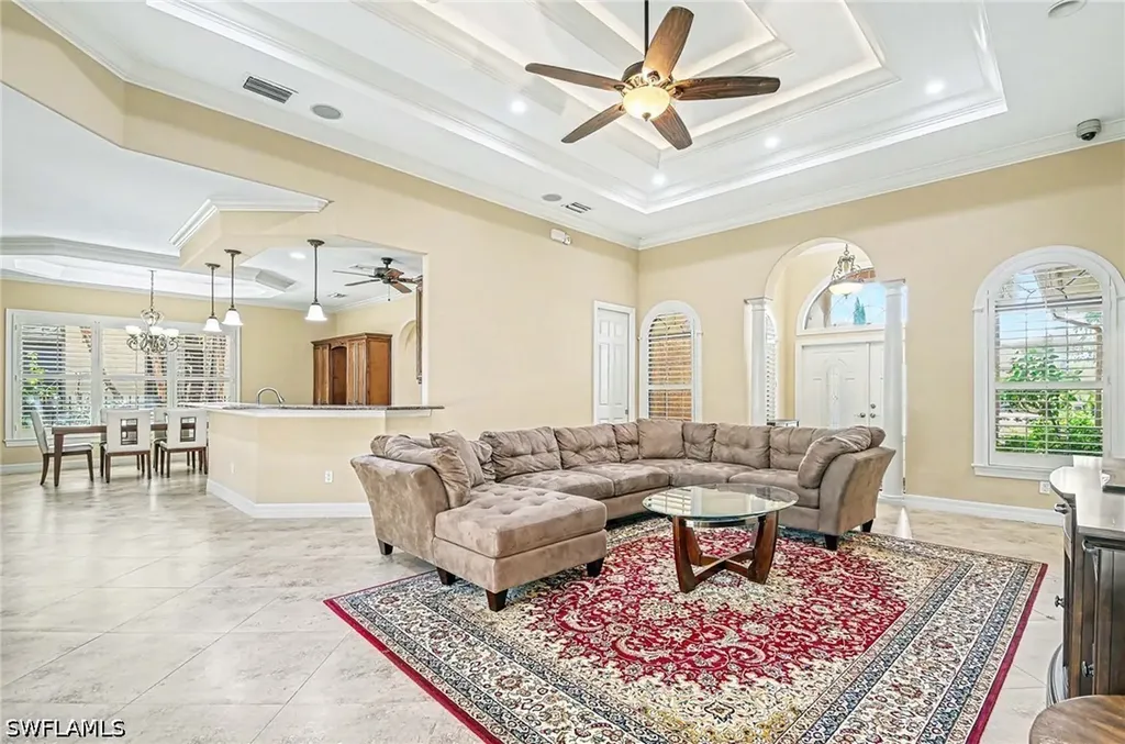 672 Fairway Terrace Naples FL 34103