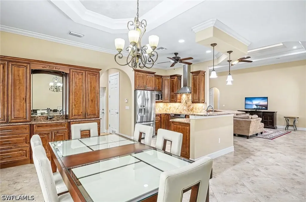 672 Fairway Terrace Naples FL 34103