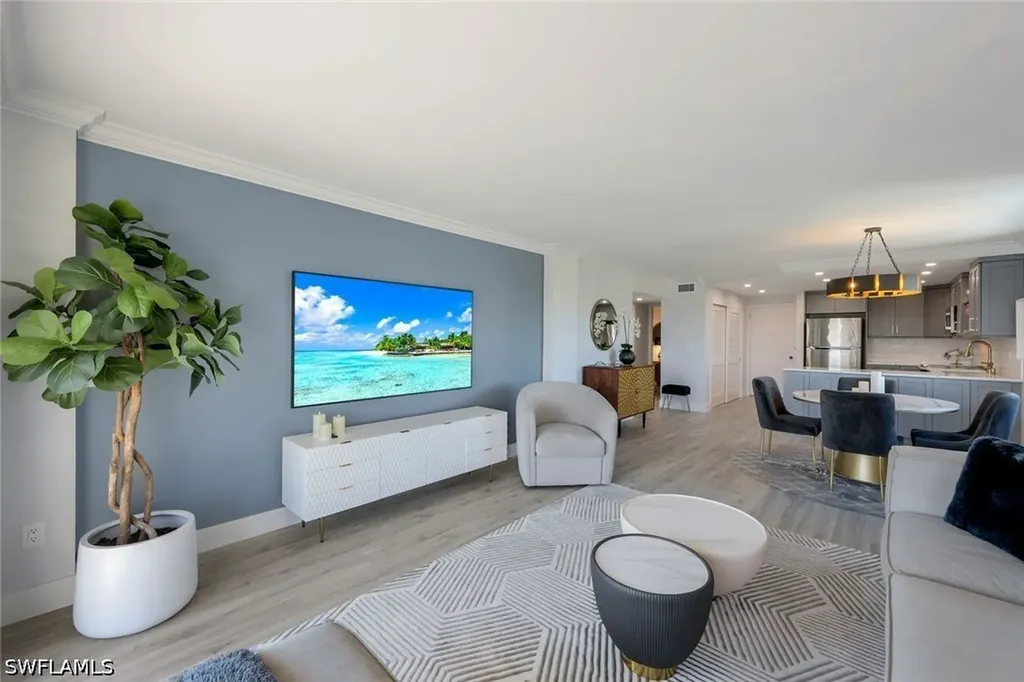 2150 Gulf Shore Boulevard N Naples FL 34102