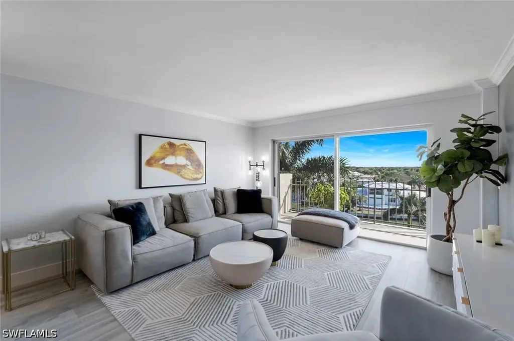 2150 Gulf Shore Boulevard N Naples FL 34102