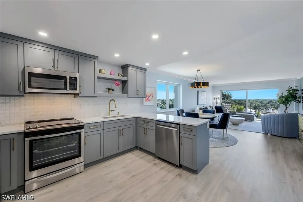 2150 Gulf Shore Boulevard N Naples FL 34102