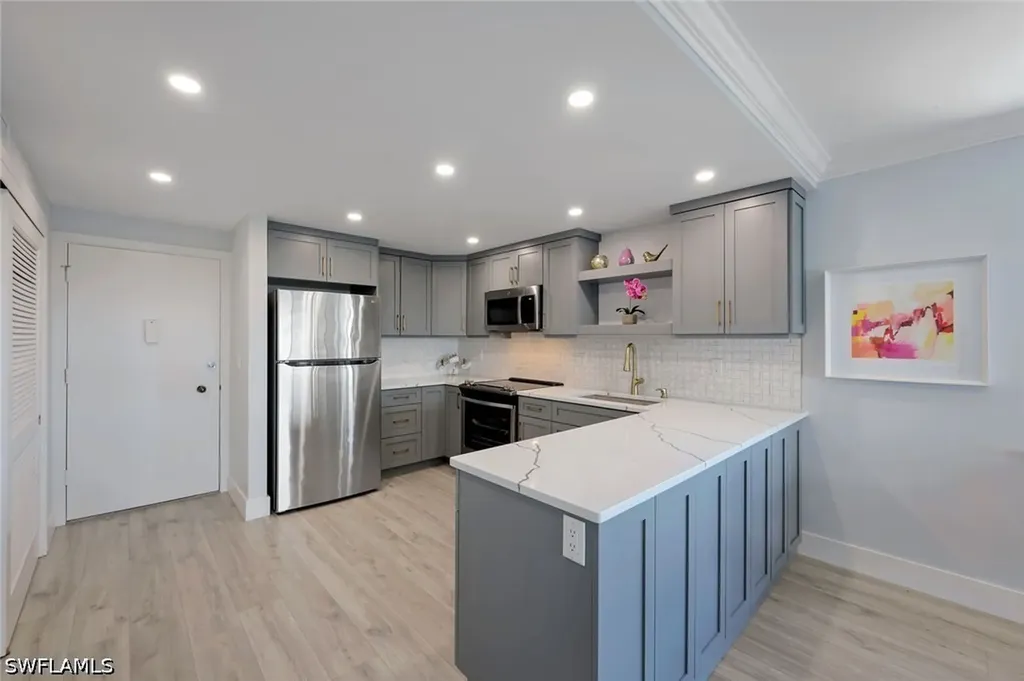 2150 Gulf Shore Boulevard N Naples FL 34102