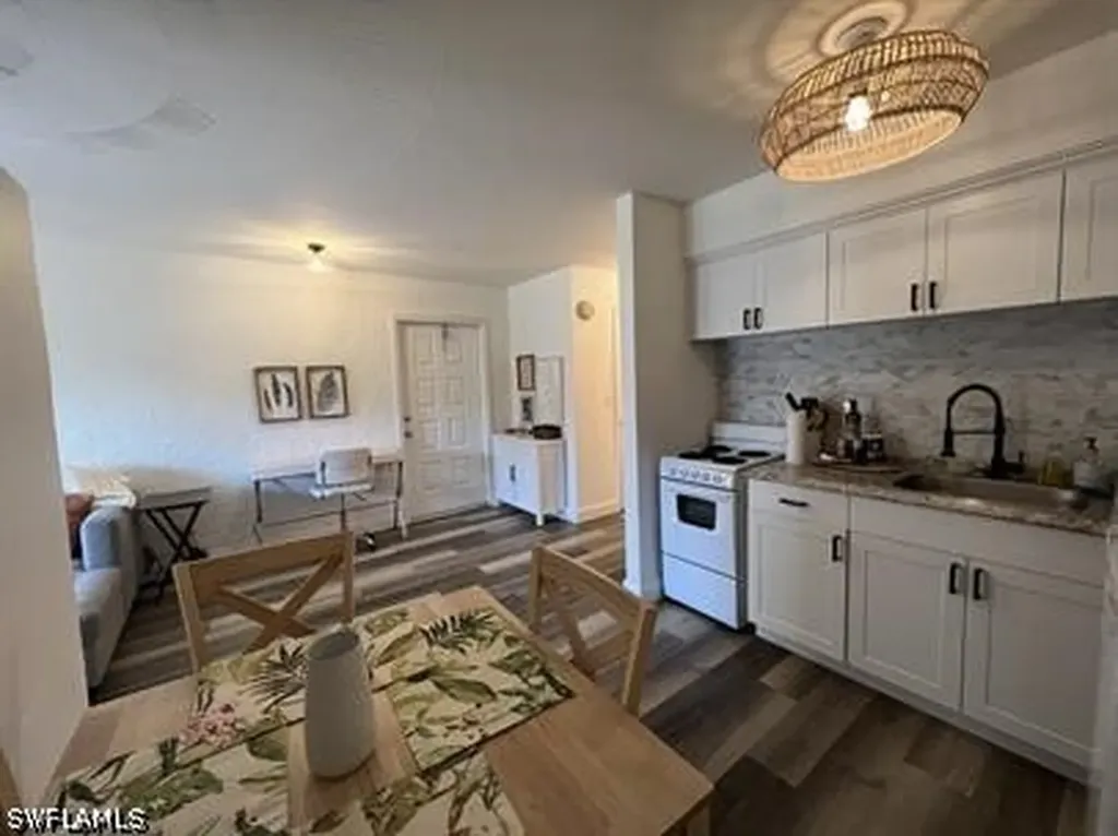 828 Wiggins Pass Road Naples FL 34110