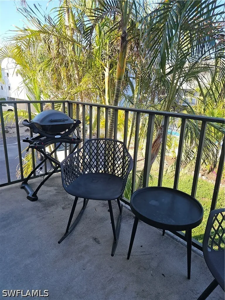828 Wiggins Pass Road Naples FL 34110