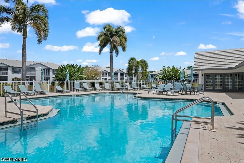 818 Tanbark Drive Naples FL 34108
