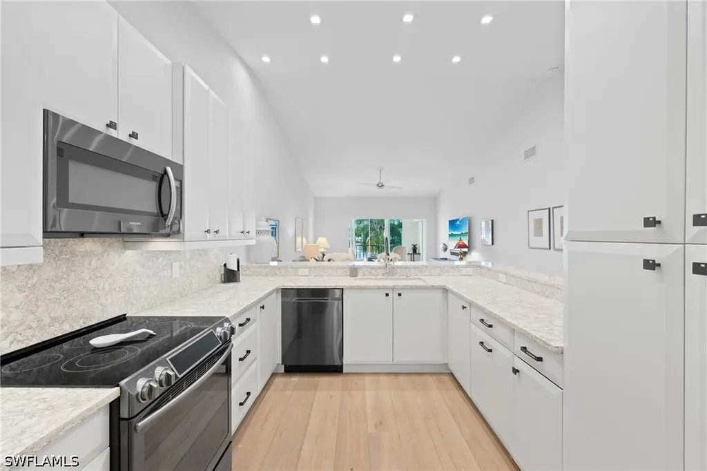 818 Tanbark Drive Naples FL 34108