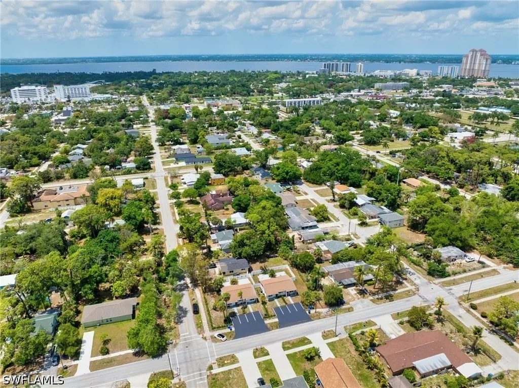 2566-2578 Jackson Street W Fort Myers FL 33901