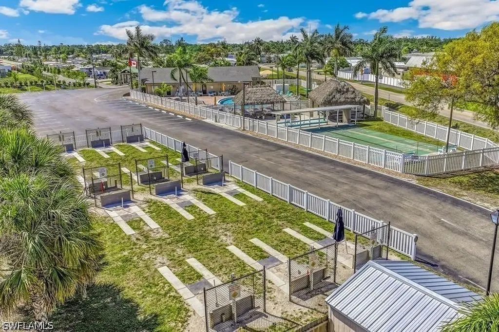 10 Abilene Trail Naples FL 34113