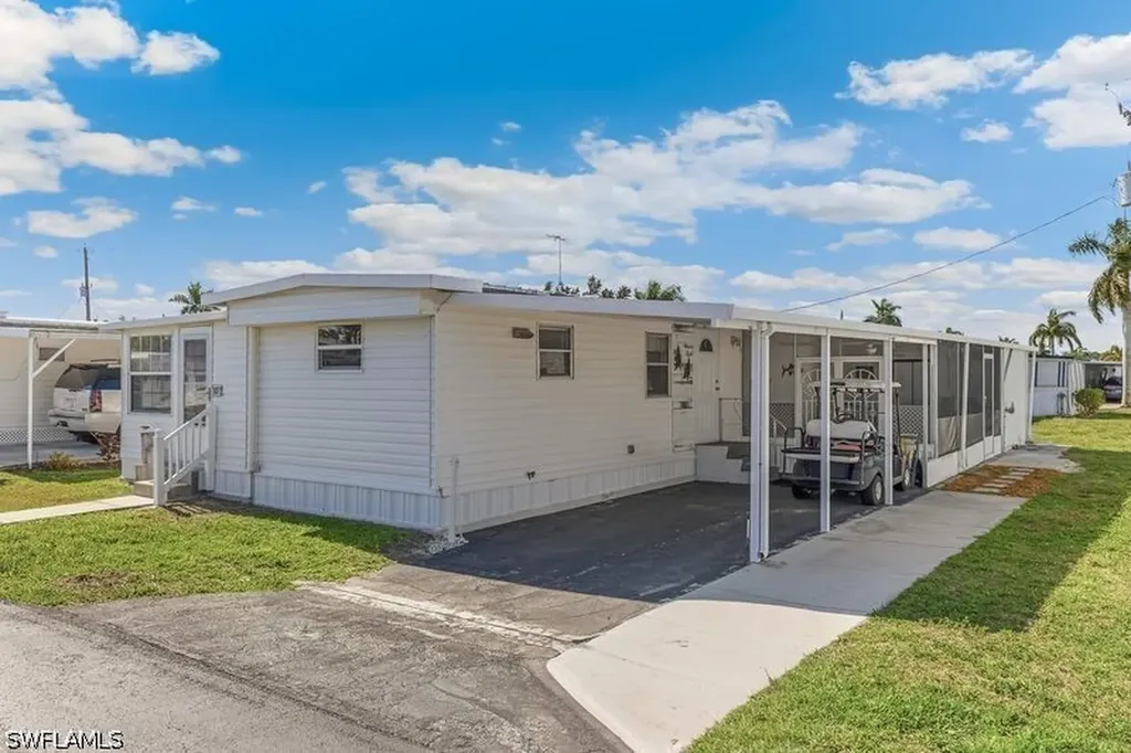 10 Abilene Trail Naples FL 34113