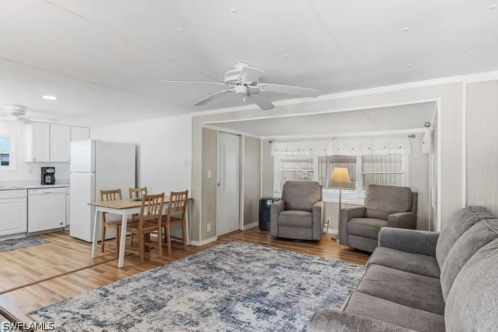 10 Abilene Trail Naples FL 34113