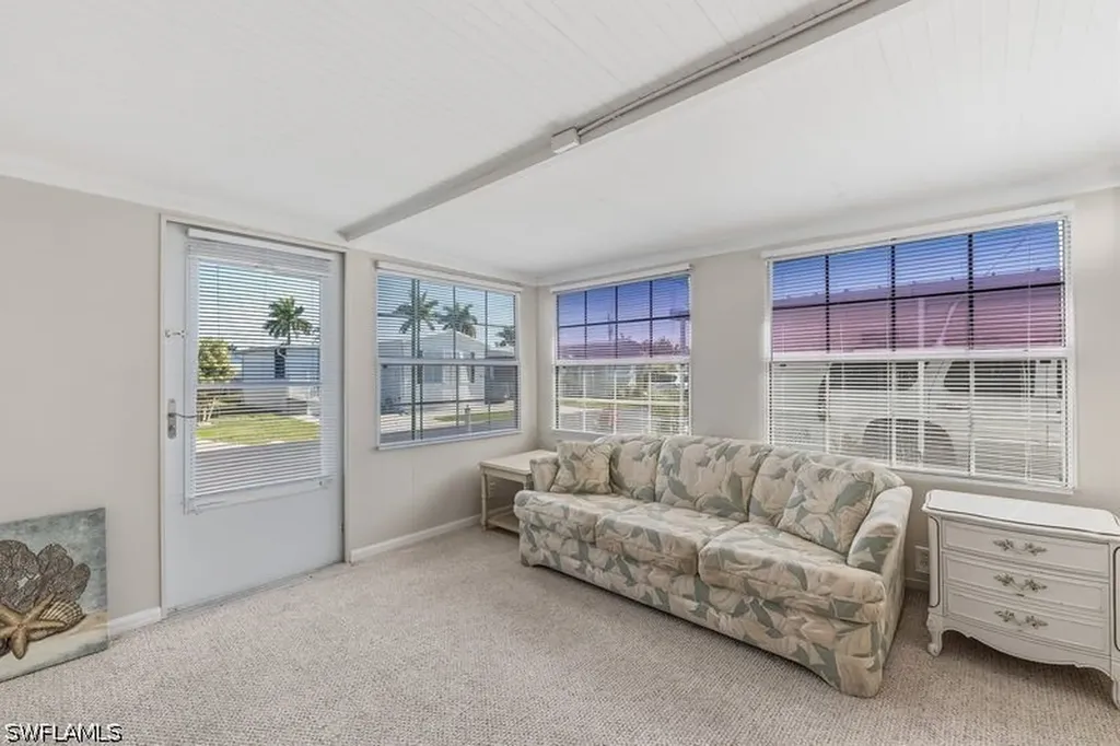 10 Abilene Trail Naples FL 34113