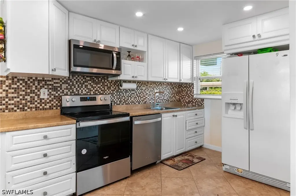 49 High Point Circle S Naples FL 34103