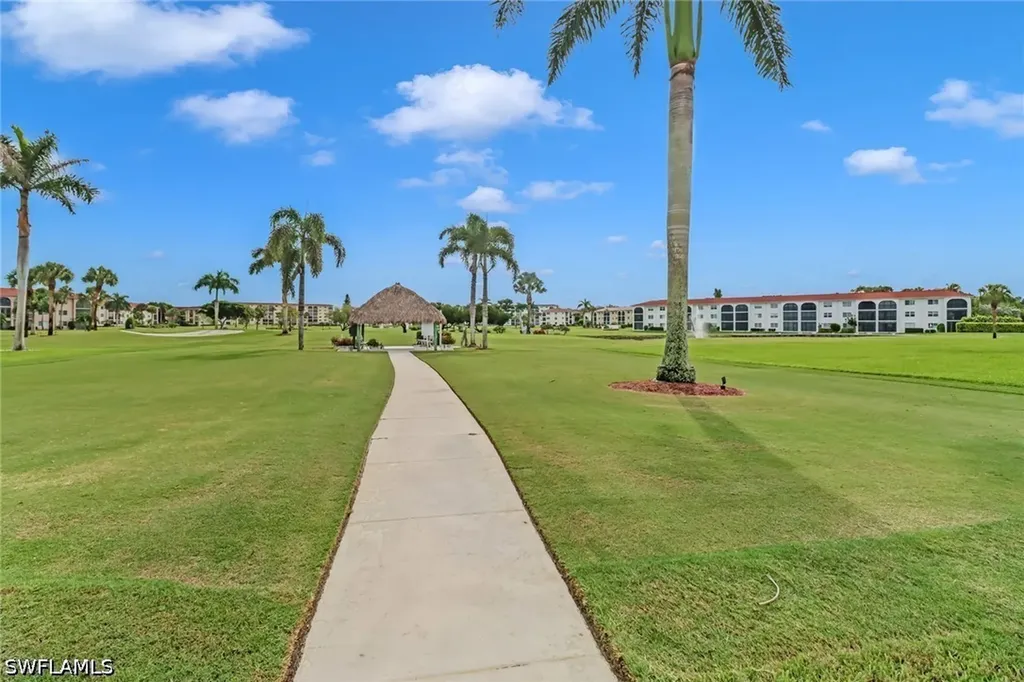 49 High Point Circle S Naples FL 34103