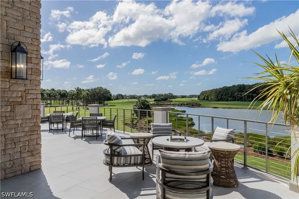 12614 Fenhurst Way Naples FL 34120