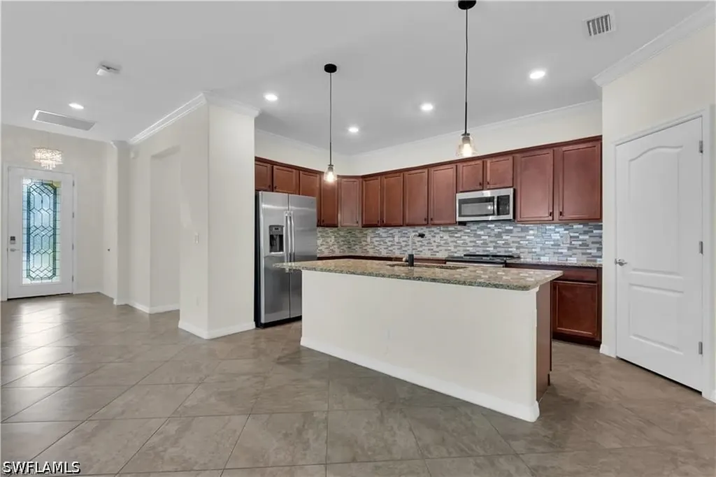 9204 Woodhurst Drive Naples FL 34120