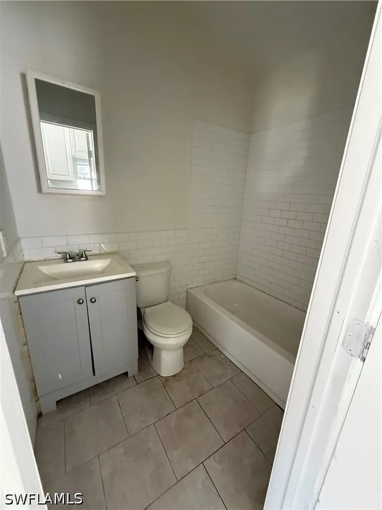 1189 N Tamiami Trail North Fort Myers FL 33903
