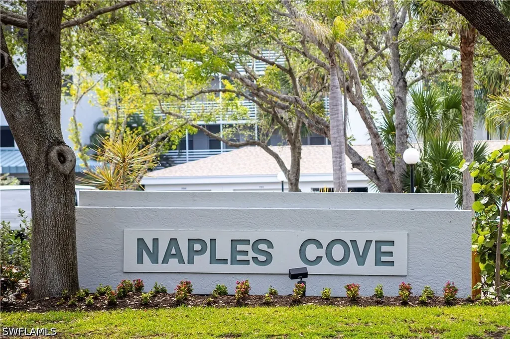 290 Naples Cove Drive Naples FL 34110