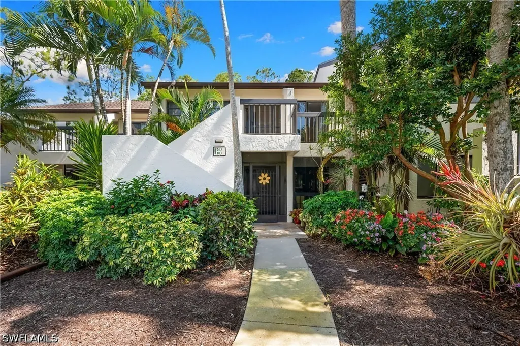 1808 Kings Lake Boulevard Naples FL 34112