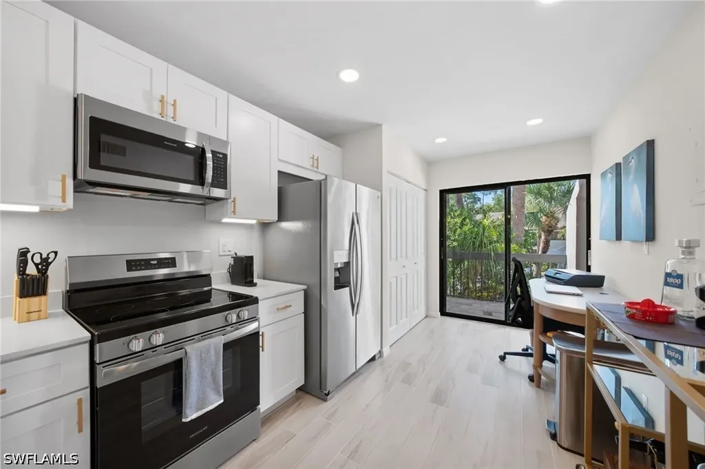 1808 Kings Lake Boulevard Naples FL 34112