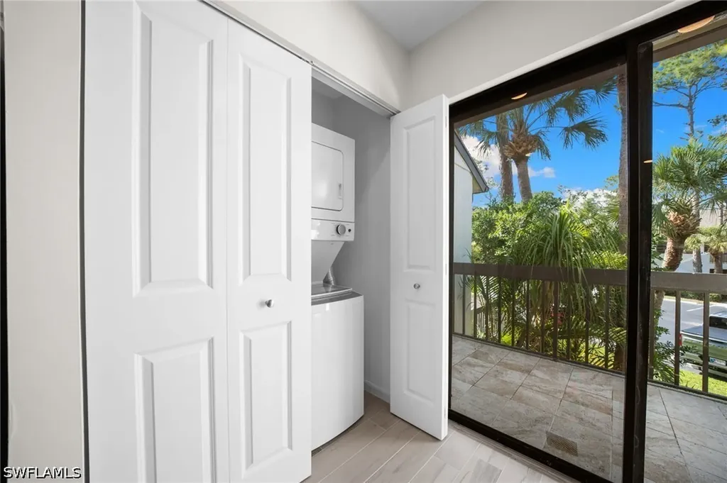 1808 Kings Lake Boulevard Naples FL 34112