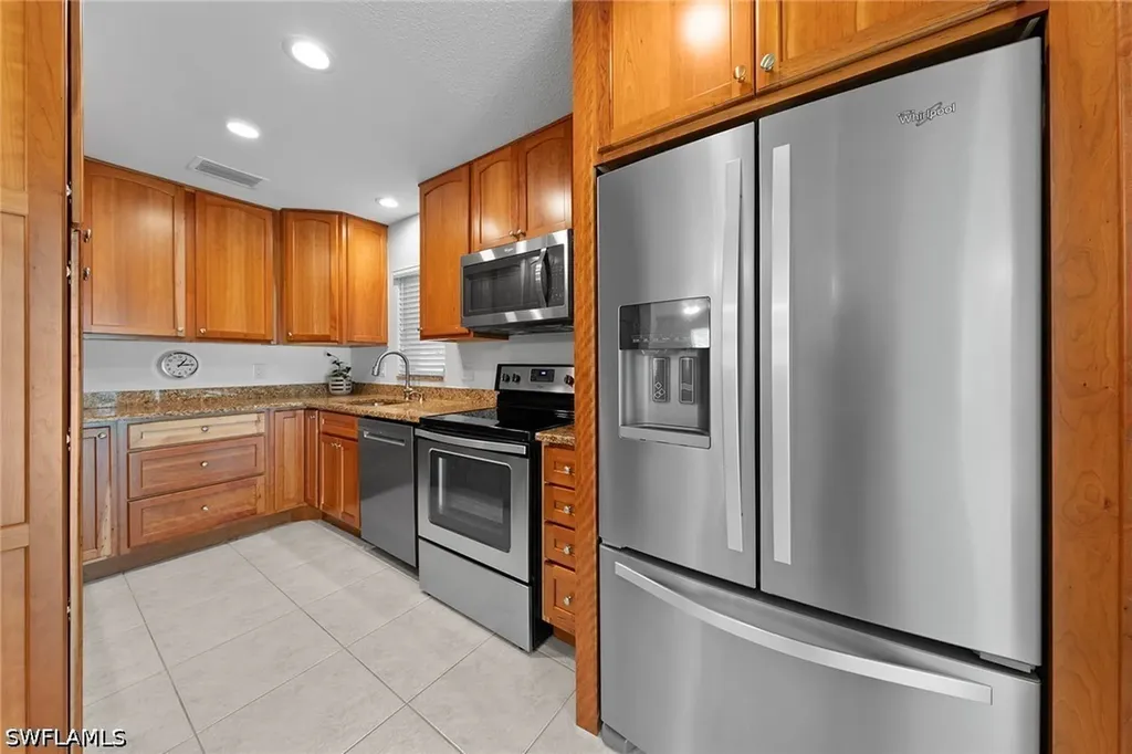 287 Rosewood Court Lehigh Acres FL 33936
