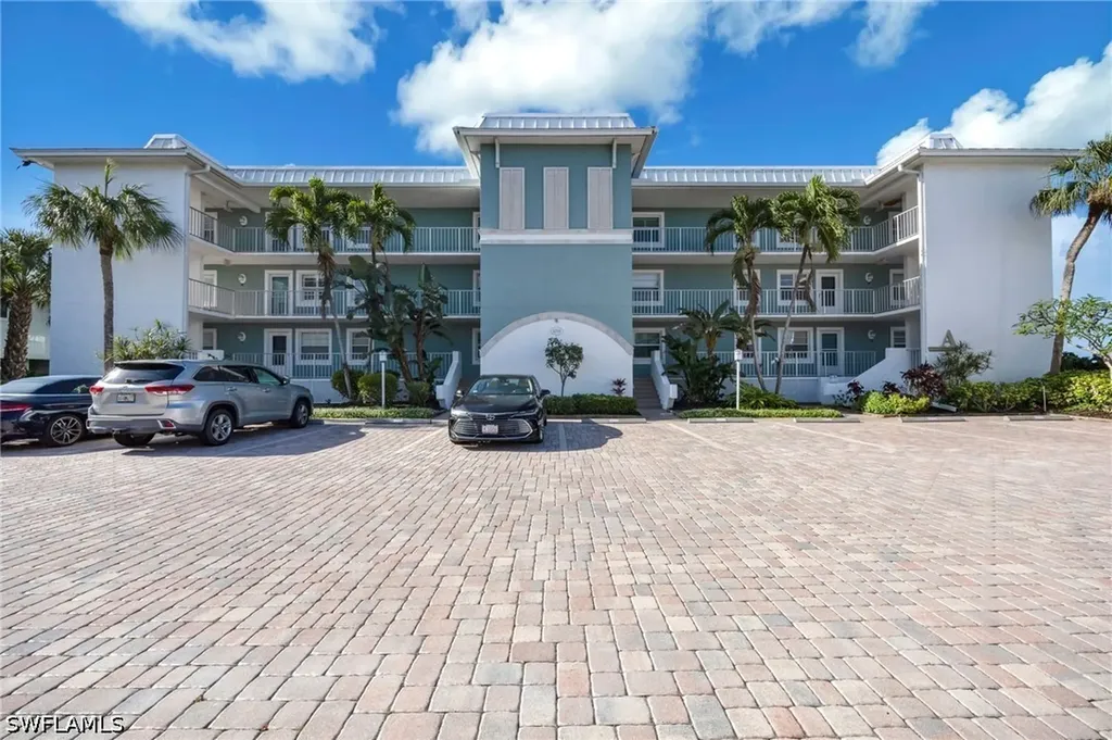 1200 Blue Point Avenue Naples FL 34102