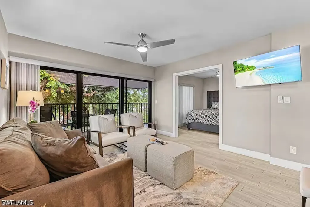 600 Neapolitan Way Naples FL 34103